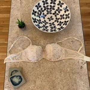 Wacoal White Lacy Bra